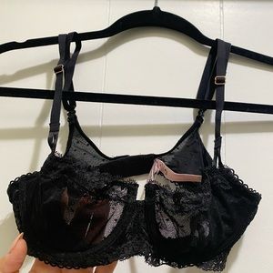 NWT Victoria’s Secret Lace Bra